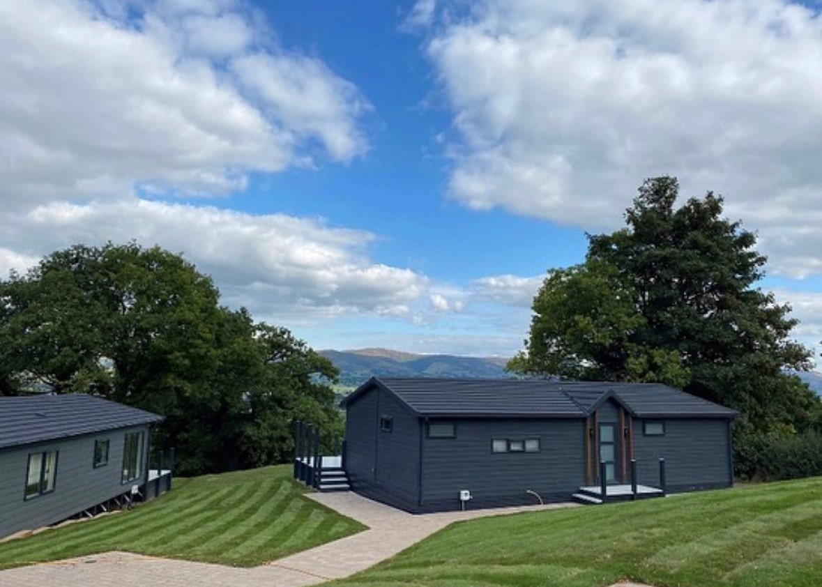 Basking in the sun with breathtaking views, take a look at this fantastic Carisbrook park home located at Oakview Lodge Park, Bryn Morfydd 🌳🌲

<a href="/OakViewLodges/">Oak View Lodge Park at Bryn Morfydd</a> #ParkHome #LuxuryLodge #DreamHolidayHome