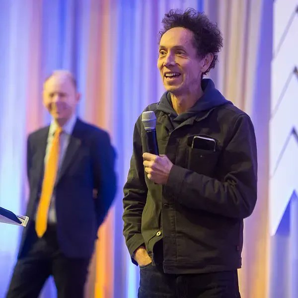 #RevisionistHistory podcast: A Good Circle. A new look at Higher Education funding ('Giving makes you feel like living') by @Gladwell 
buff.ly/444z8DY