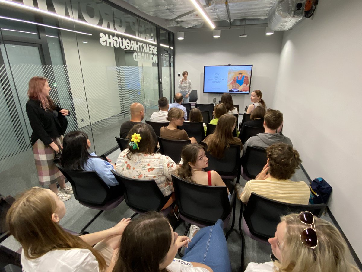 weenee68's tweet photo. Covering Climate Crises, our topic of #ISMJ, this year in Wrocław. Students of Journalism from 🇺🇦🇦🇹🇩🇰🇬🇪 work together one week. @OeAD_worldwide @MFA_Austria @UCU_University @FHWienAT Thanks to @SoftServeInc for inviting us🙏🙏🙏 #KooperationsbüroLemberg #UkraineOfficeAustria https://t.co/1vG70rDupO