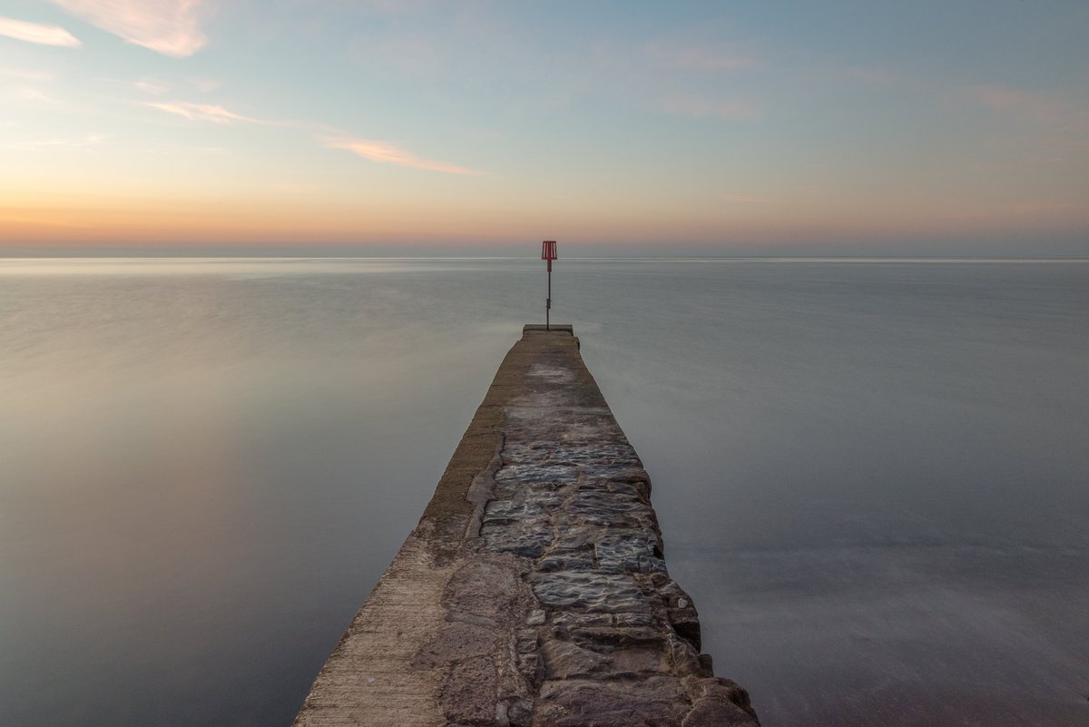 jeffrowles1's tweet photo. Dawlish Devon sunrise. #fsprintmonday #wexmondays https://t.co/UfzXo6RMVJ