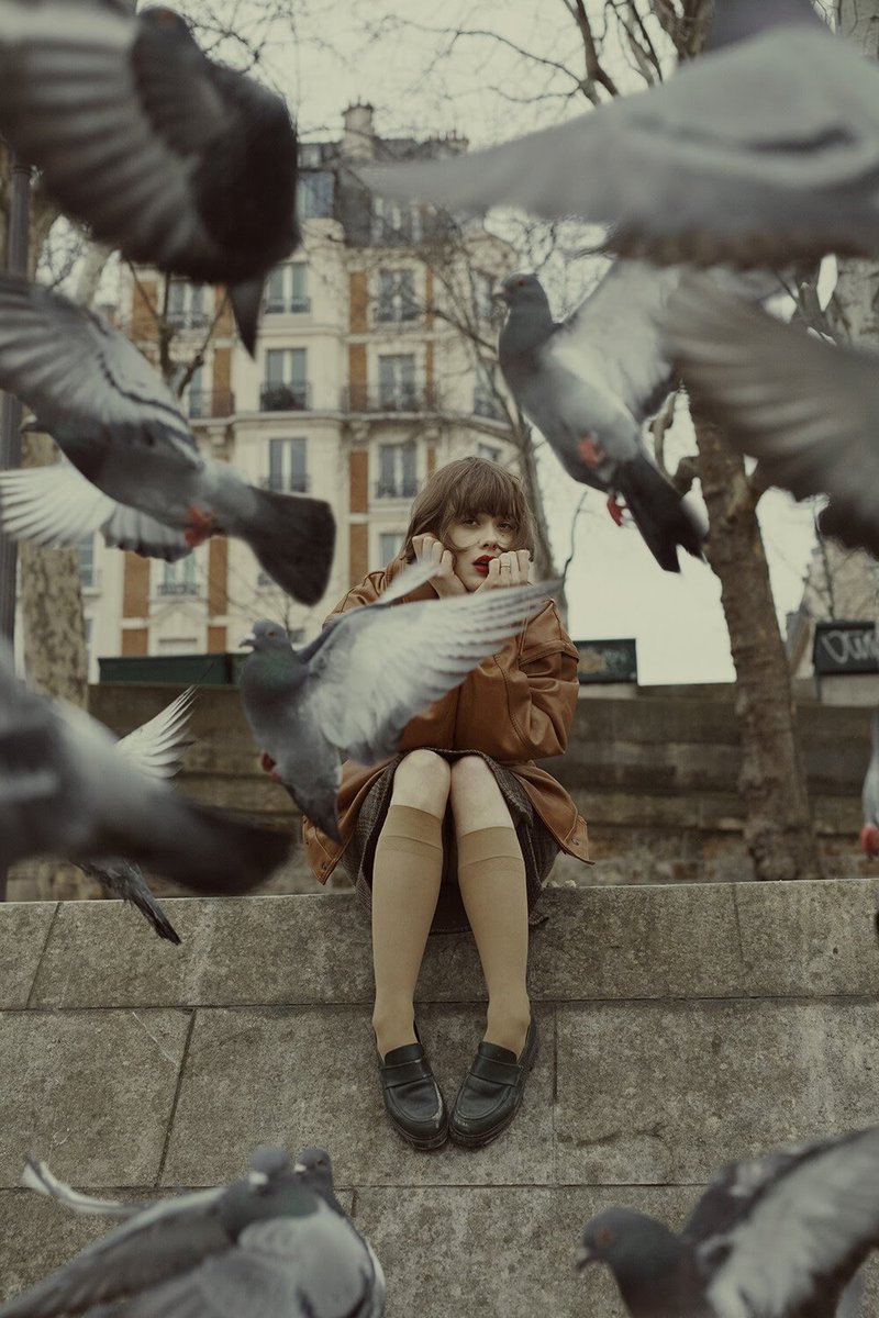 "No cedas; no bajes el tono, no trates de hacerlo lógico, no edites tu alma de acuerdo a la moda. Mejor, sigue sin piedad tus obsesiones más intensas".
(Franz Kafka)

© Marta Bevacqua