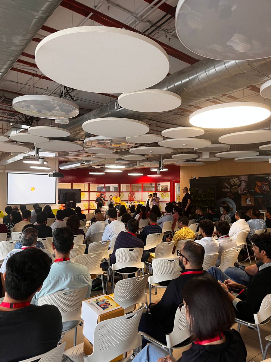 DesignUpConf's tweet image. Scenes from last Saturday! Another exciting event, organised by #DesignUp x @Shell, wrapped up superbly🙌

And guess what? We had a full house! 🤩 So, here's a big thanks to our super enthu audience, as well as our hosts and speakers for making this event a big hit.