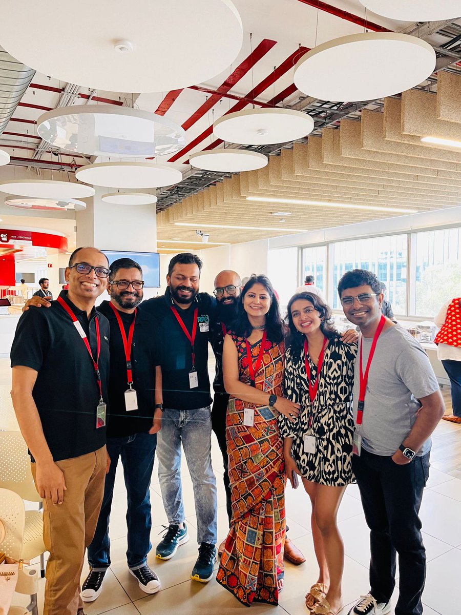 DesignUpConf's tweet image. Scenes from last Saturday! Another exciting event, organised by #DesignUp x @Shell, wrapped up superbly🙌

And guess what? We had a full house! 🤩 So, here's a big thanks to our super enthu audience, as well as our hosts and speakers for making this event a big hit.