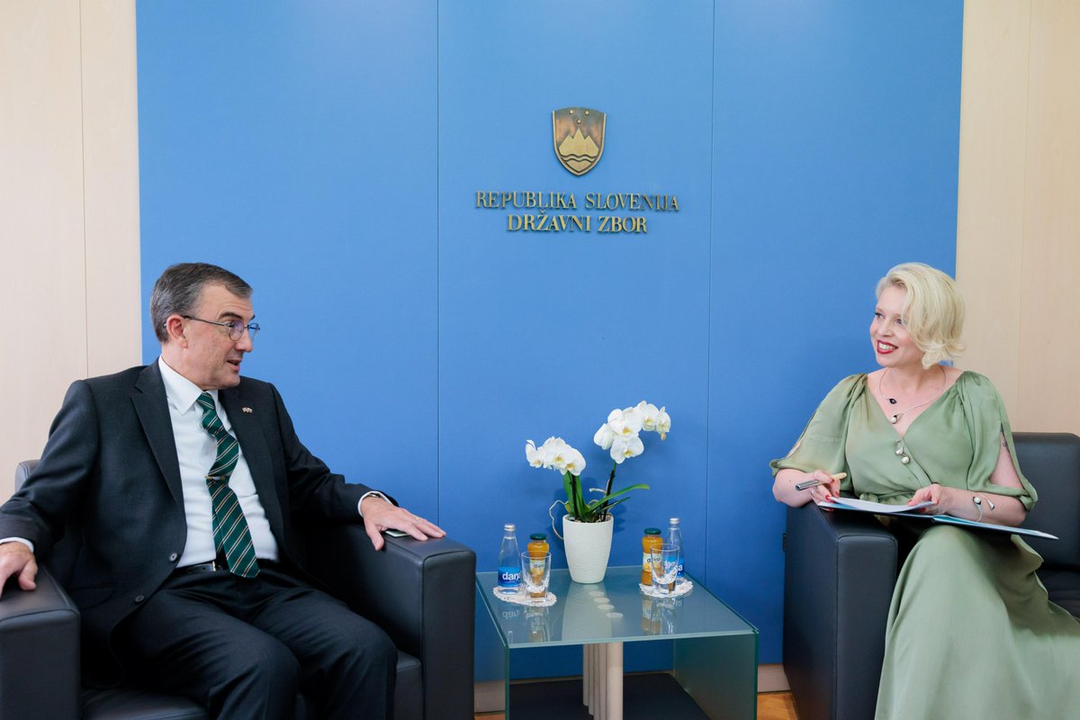 AusAmbVIE's tweet photo. Great first trip to #Ljubljana as 🇦🇺's Ambassador to 🇸🇮! Presented credentials to HE 🇸🇮 President @nmusar, had the pleasure to meet w/ @Drzavnizbor President Klakočar Zupančič & discussed #AusEUFTA w/ @MZEZ_RS & @MGTS_gov. Looking forward to fostering our warm & like-minded ties. https://t.co/AMfgCMxzHA