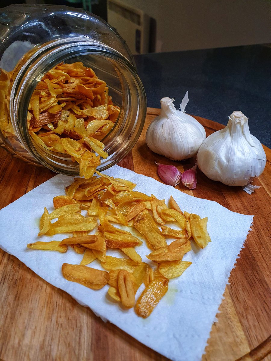 ezzahnor's tweet photo. Untuk ibu yg bakal berpantang, boleh cuba buat crunch garlic!

I dah tahu tips nak kasi garlic crunchy &amp; tak pahit! 🤩✨ https://t.co/UvL6wlCfIA