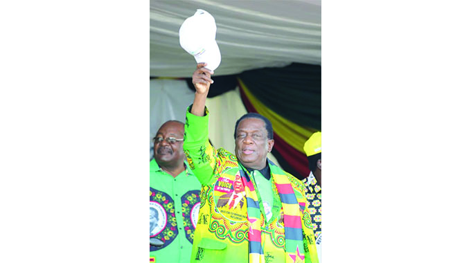 @edmnangagwa hailed Matabeleland South for coming to the rally in their numbers which he described as a vivid demonstration to the country’s detractors that the ruling @ZANUPF_Official enjoys support fm the majority of #Zimbabweans @ZapuPublicity @ZAPUusa @mthwakazi_mrp @Mug2155