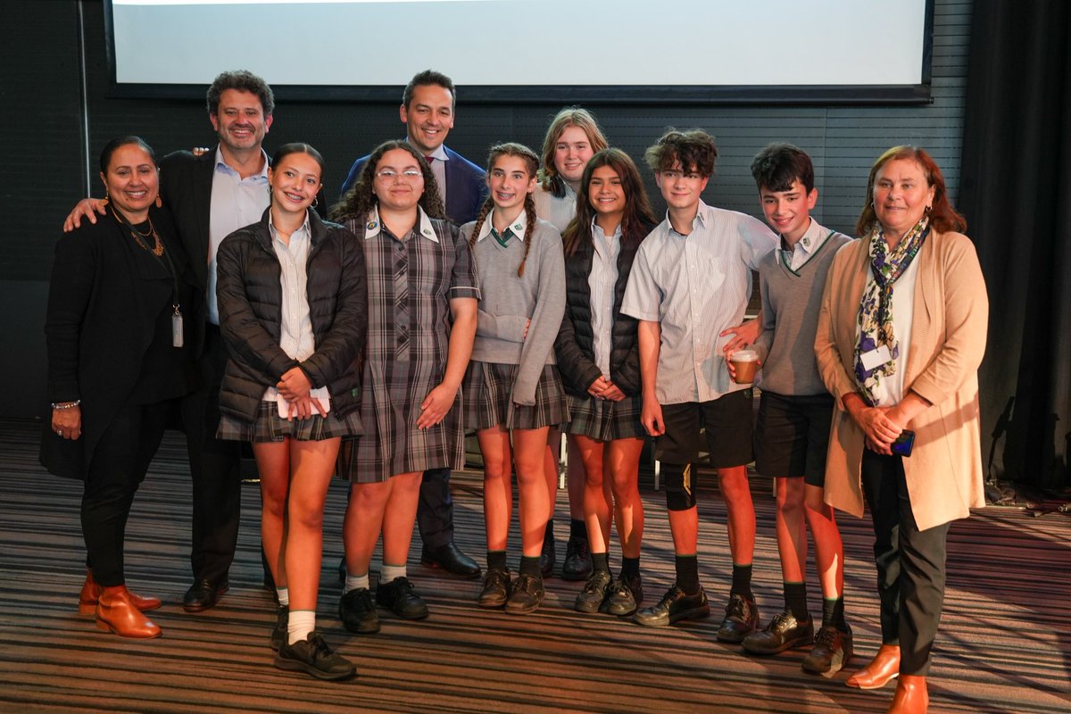 Great to be at the Premier’s NAIDOC Award lunch today, and join Kyam Maher and Commissioner April Lawrie and this fantastic bunch of students from Adelaide Botanic HS. A momentous NAIDOC week as we come together to support the National Voice Referendum #Yes23