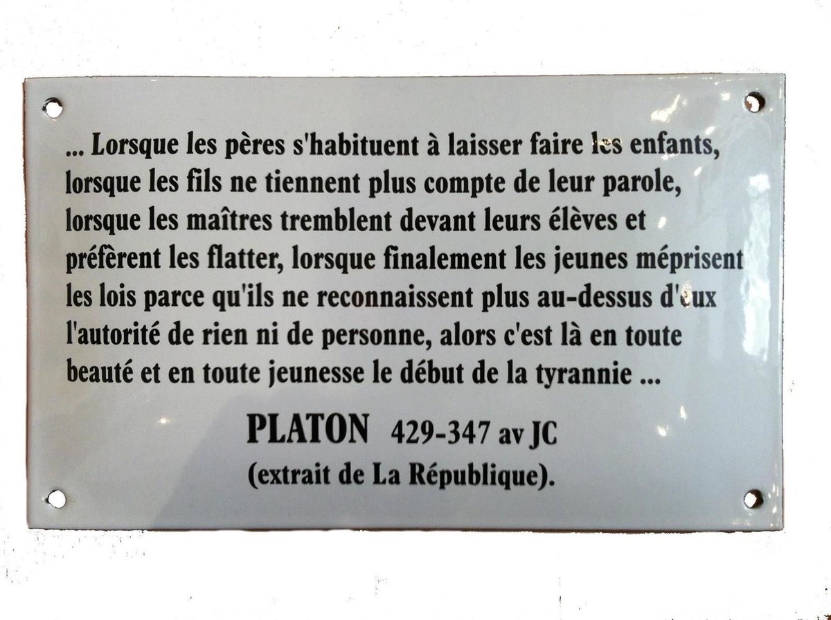 KomiEmmanuelK's tweet photo. Platon avait déjà prédit la situation actuelle de la #France . On croyait qu'elle était un exemple. Malheureusement pour les donneurs de leçons, la réalité aujourd'hui est que les pays d'#Afrique sont plus civilisés qu'eux. J'ai envie de dire que c'est <<le début de l'histoire>> https://t.co/H7UAPNhFkd