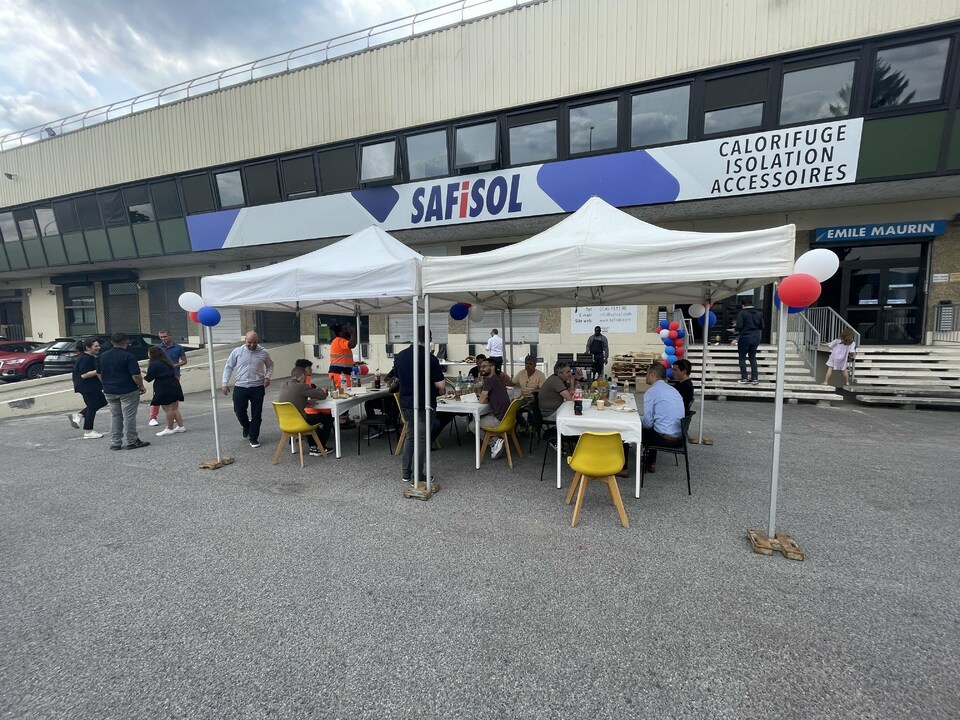 SafisolFrance's tweet image. Retour sur nos Portes Ouvertes du Vendredi 30 Juin à Vitry-Sur-Seine !

Un grand merci à tous pour votre présence à nos côtés pour faire de cet évènement une réussite ! 🚪💙

#Isolation #isolationthermique #Entreprise #construction #Isolationdurable #EfficacitéÉnergétique