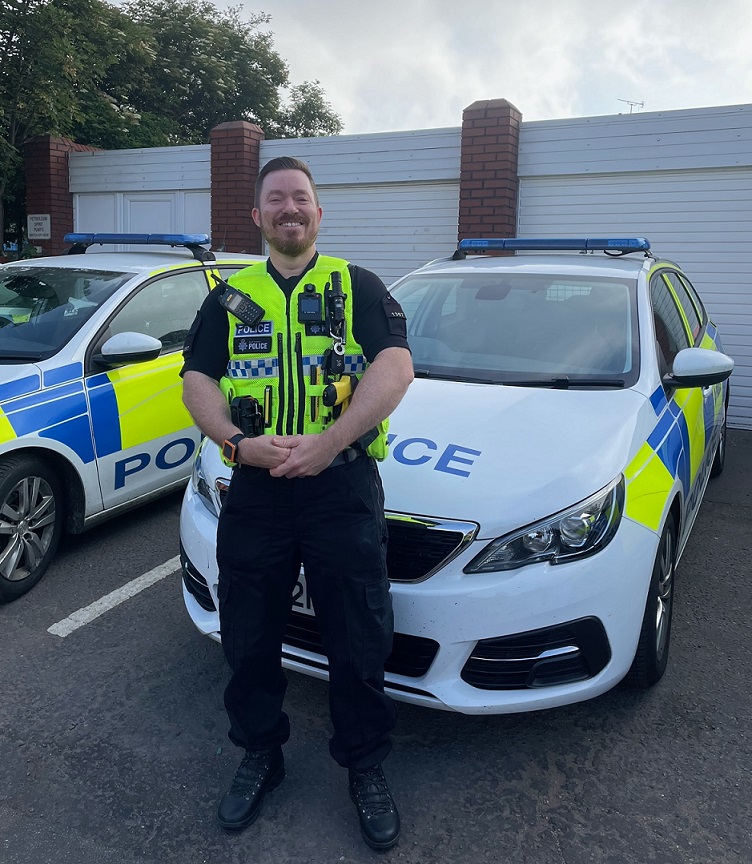 A huge well done to one of our response officers, PC Thomas, on being named a runner-up in a national award! 👏 

PC Thomas, based out of Mexborough in Doncaster, was named one of two runners-up in the NPCC Response Officer of the Year 2023.

Read more ➡️ orlo.uk/miciF