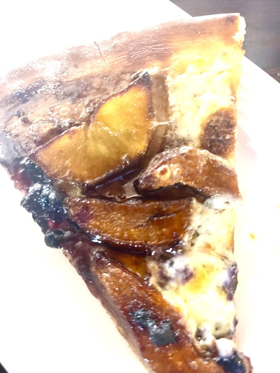 radhikashastry's tweet image. Fruity pizzas - delightfully yum. 
Mascaporne , poached pears, blueberries caramelised to perfectness and topped up on thin crust sour dough pizza base. 
Come live the moment st Cafediemcoonoor #coonoordiaries#pizzaspecials #pizzatime #pizzalover #PizzaPerfection #PizzaTwist