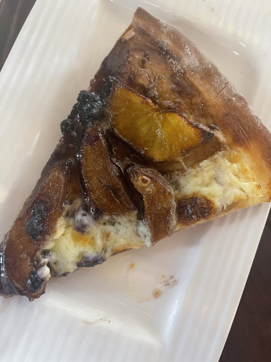 radhikashastry's tweet image. Fruity pizzas - delightfully yum. 
Mascaporne , poached pears, blueberries caramelised to perfectness and topped up on thin crust sour dough pizza base. 
Come live the moment st Cafediemcoonoor #coonoordiaries#pizzaspecials #pizzatime #pizzalover #PizzaPerfection #PizzaTwist