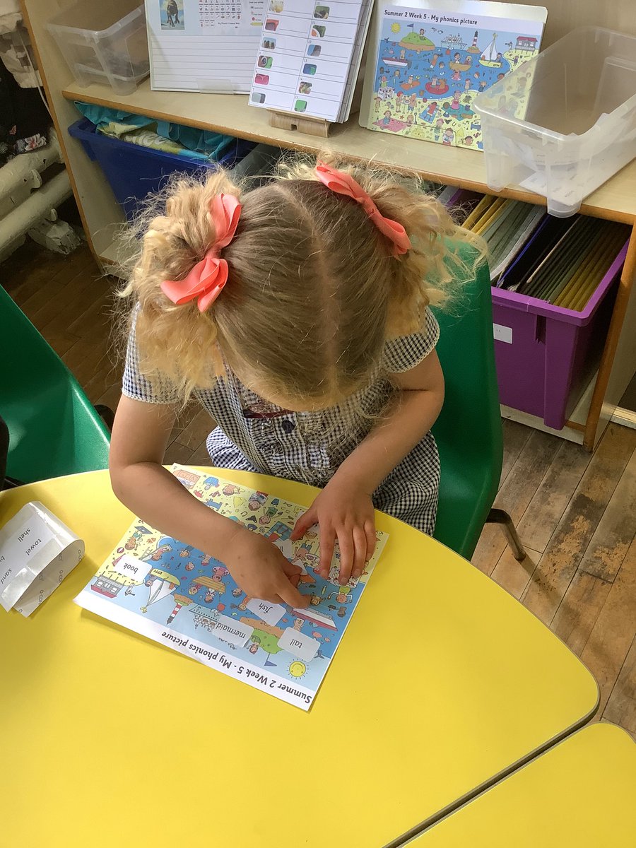 MissSpittlehous's tweet photo. Wonderful word reading and sticking as part our our new classroom provision this week ☺️ https://t.co/umxK8T06Rq