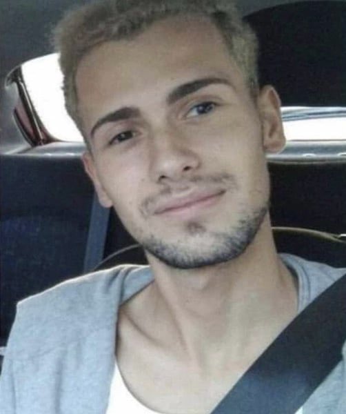 Hoy se cumplen 2 años del asesinato de Samuel Luiz.

Le mataron de una paliza al grito de “maricón”. El crimen conmocionó a todo el país.

7 personas fueron detenidas, 2 de ellas menores de edad. Seguimos esperando el juicio y que se haga justicia.

No te olvidamos, Samuel ❤️‍🩹