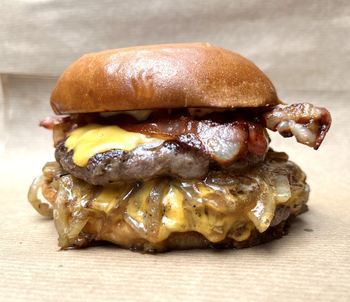 💥JULY SPECIAL💥

Pay respects to
🤌 THE DON 🤌

2x Aged Beef Patty, Pancetta, Beef Butter, American Cheese, Onions, Mayo, Bun