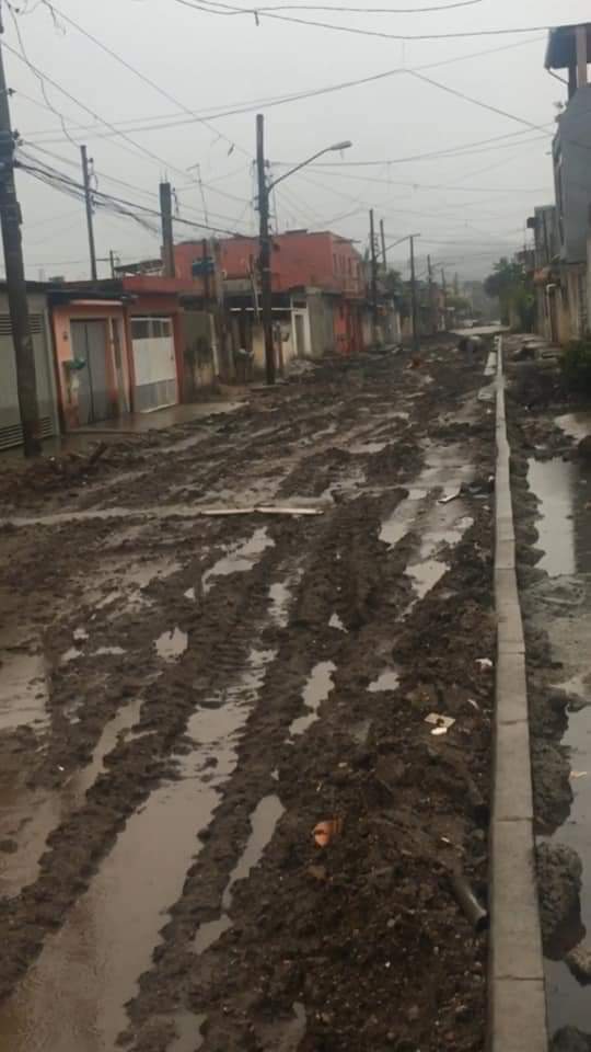 "Veni a verme malo"

La casa de la yanina: