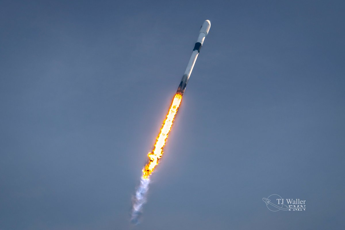 TJWallerPhotos's tweet photo. The ascent, pre-separation and separation of the @SpaceX @ESA_Euclid mission sending a telescope past the moon to photograph dark matter.
@EuropeanSpaceA1 #Falcon9 #spacelaunch #rocketlaunch #launchphotography #rocketphotography
๐ธ: Me for @TJWallerPhotos & @FloridaMediaNow https://t.co/oyz07bUpme