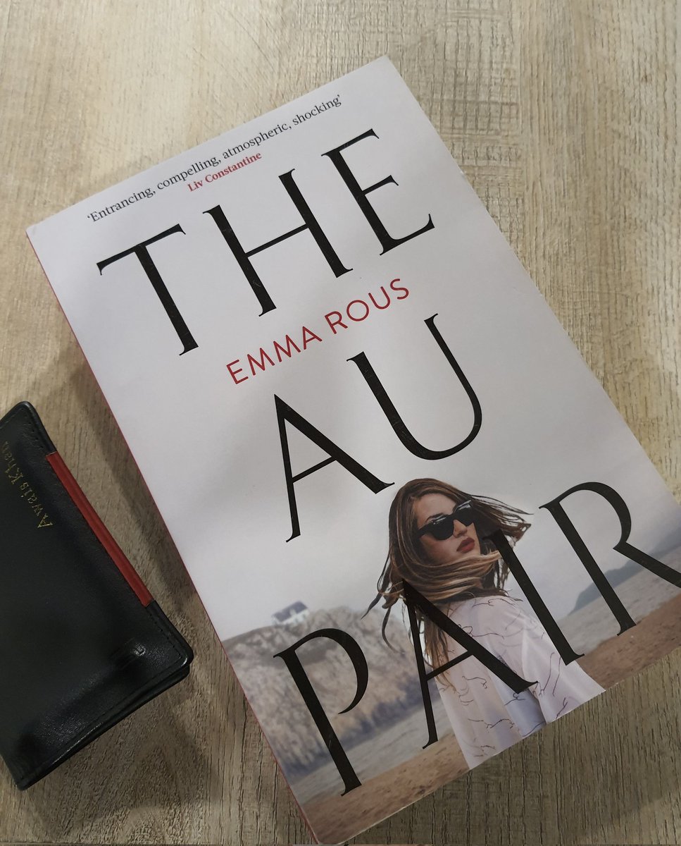 Stuck in a bookshop café with a huge monsoon storm raging outside, but I'm glad to have found this amazing book to keep me company! <a href="/EJRous/">Emma Rous</a> <a href="/PiatkusBooks/">Piatkus Books</a> 
#BookTwitter