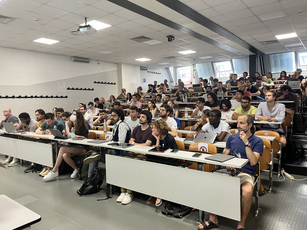 Happy faces at #ModML23! A new format for MalGa's advanced #PHD course in #ML and an amazing group of instructors have brought together 100 #students and #reserachers for a week of varied lectures on Topics in Modern #MachineLearning... (1/2)