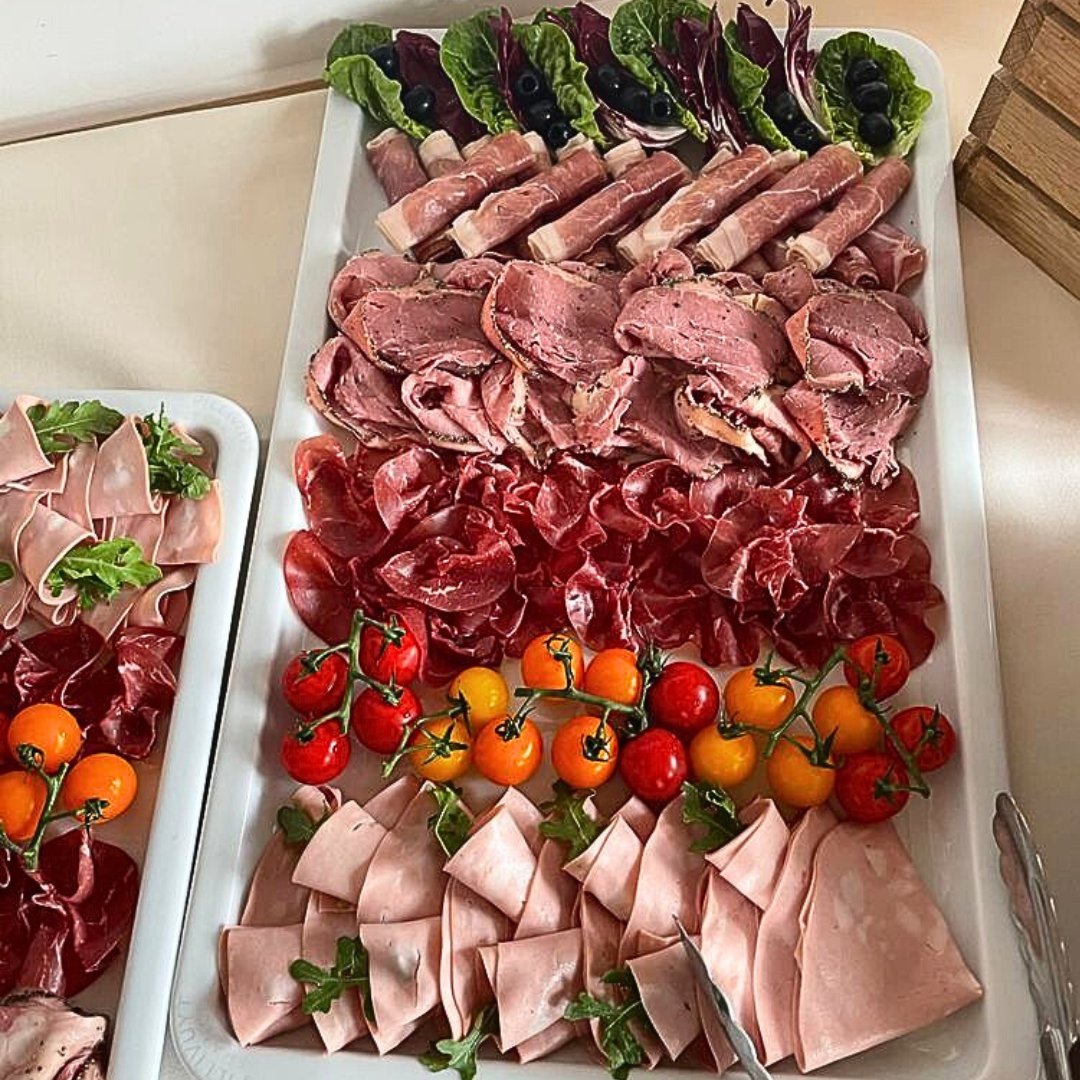 middlesexfood's tweet photo. ✨A huge thank you to our staff for making Graduation Week's events possible! Your dedication and hard work truly shined throughout the entire week.  
Spectacular and delicious food from our hospitality team during Graduation Week 2023 at @MiddlesexUni 
#middlesexuniversity https://t.co/WCth5CMZRd