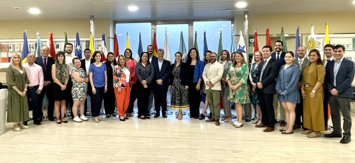 OissSec's tweet photo. 🔴📚Inicia la fase presencial de XXVI edición del #MásterOiss FP en #DirecciónyGestión de los Sistemas de Seguridad Social impartido conjuntamente entre @UAHes y la #OISS, con 33 representantes de instituciones de 9 países 🇦🇷 🇧🇴 🇧🇷 🇨🇱 🇨🇴 🇸🇻 🇲🇽 🇵🇪 🇩🇴
#AportesOiss #FormacionOiss https://t.co/XHpG02NON6