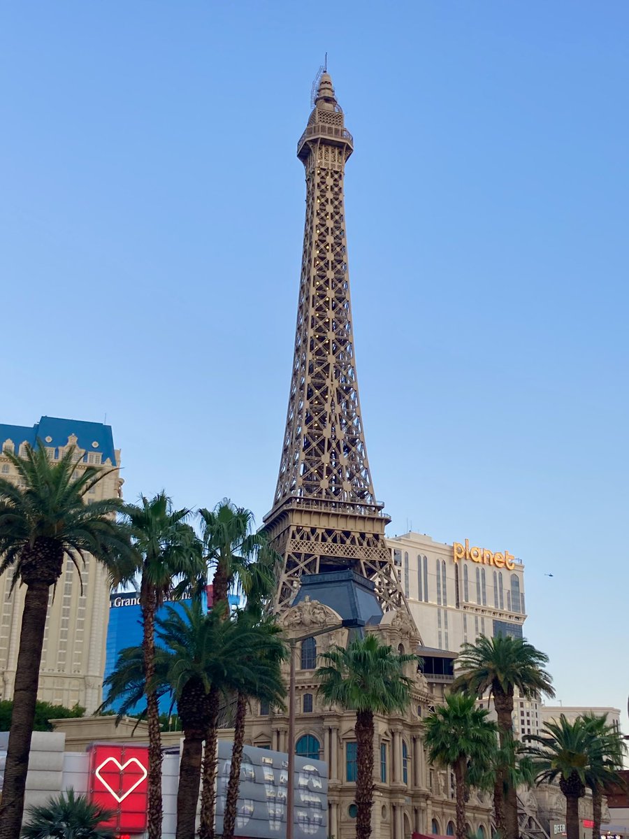 MarcoCriado's tweet photo. #places #LasVegas #Nevada #travel #aviation #777 https://t.co/QMln353eap