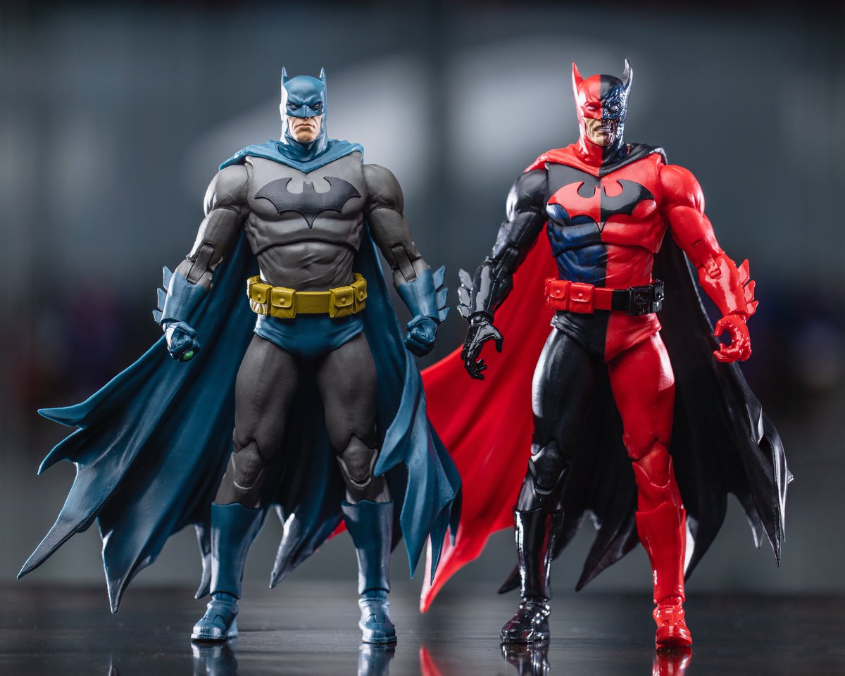 Here is a comparison of Hush Batman and Two-Face as Batman from @mcfarlanetoys

#batman #twoface #twofaceasbatman #hushbatman #batmanreborn #battleforthecowl #mcfarlanetoys #dcmultiverse #dccomics #dcofficial #toyshiz #toycommunity #toyreview #actionfigurereview