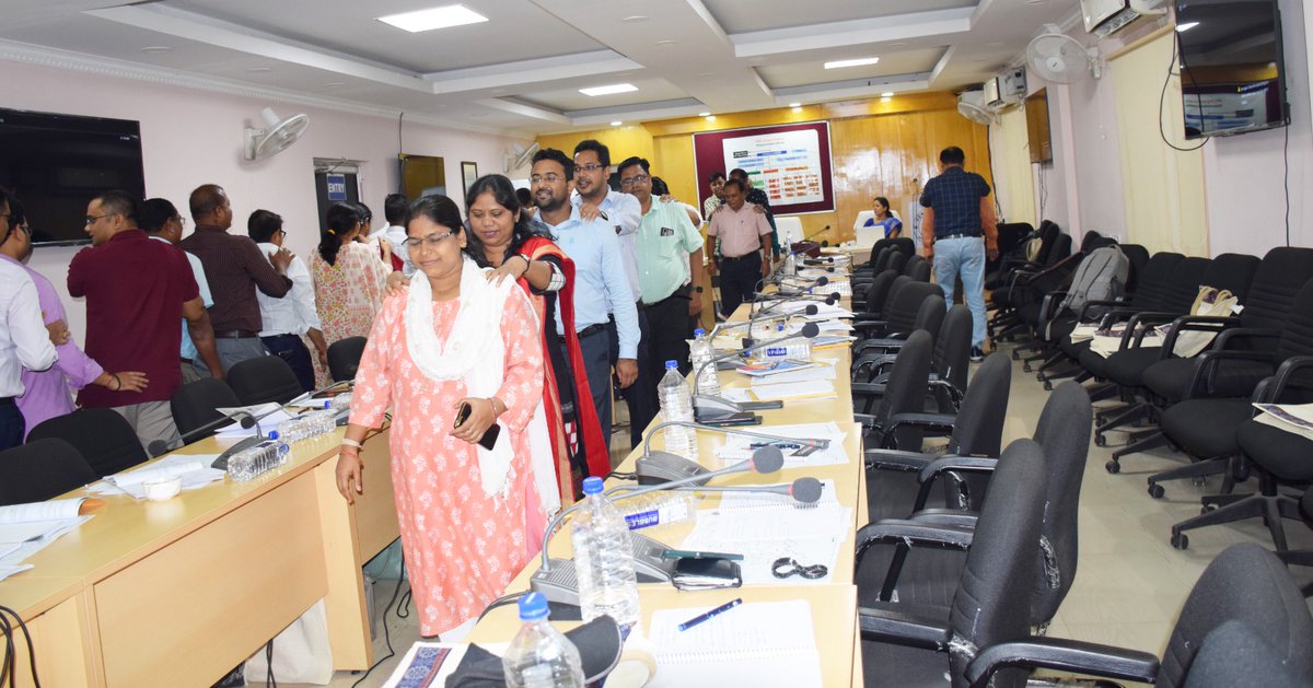 osdmaodisha's tweet photo. 4 days training programme on #IncidentResponseSystem is being conducted from 3/7/23 to 6/7/23 at SIRD & PR, Bhubaneswar. This collaborative effort with @NIDM aims to empower District Emergency Officers, BDOs, and Tahsildars on handling disasters.
#OdishaCares #ResilientOdisha #IRS