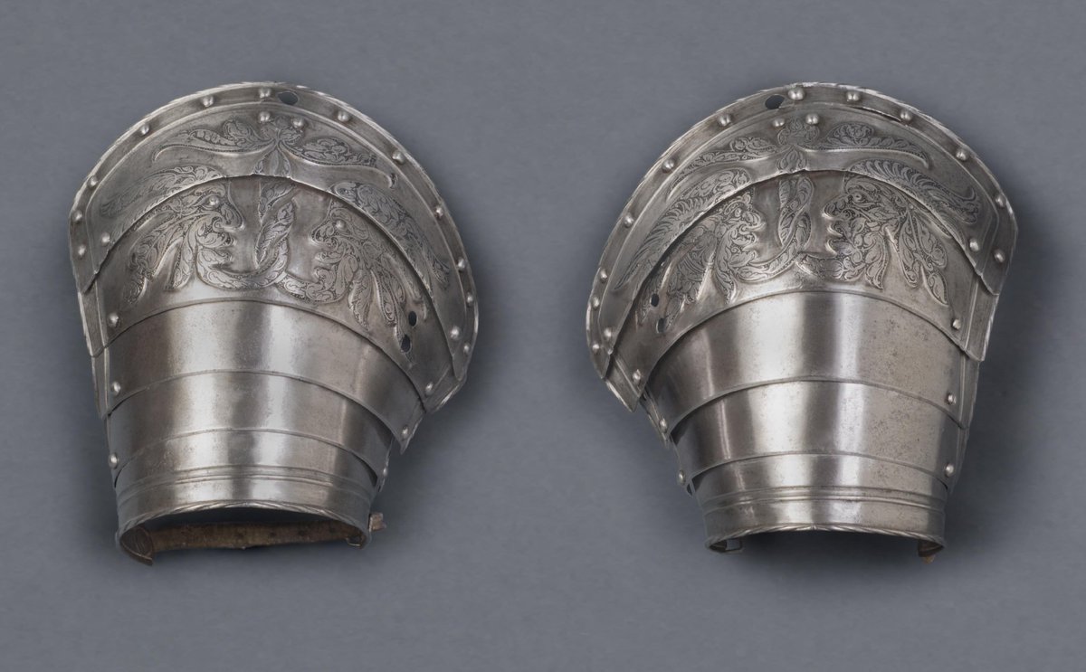 TheArmour's tweet photo. A pair of elegantly chased and etched #spaulders,

Height: 9.1 in/23.2 cm
Width: 8.5 in/21.3 cm
Weight: 1.2 lbs/526 g

#Austria, ca. 1550, housed at the @philamuseum

#armor #renaissance #philadelphiamuseumofart #art #history https://t.co/P5zVlUumzy