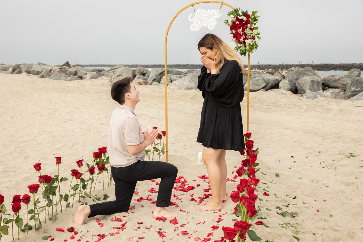 _IsaLove_'s tweet photo. My study buddy asked me to marry him! 💍 https://t.co/63Iuy9xPPo