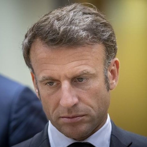 ¿Se imaginan a Macron llegando al epicentro de las manifestaciones como hacía Fidel, sin tirar un tiro? 
👀 Yo tampoco...