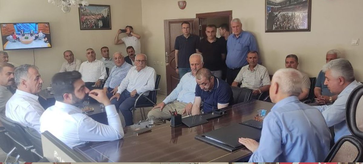 Milletvekilimiz Sn Mervan GÜL,
İl Başkanımız Sn Av.Ekrem OLĞAÇ ile birlikte Baykan Ak Parti İlçe binamıza ziyarette bulundular.
Bu güzel ve anlamlı ziyaretlerinden dolayı Milletvekilimiz Sn Mervan GÜL ve İl Başkanımız Sn Av.Ekrem OLĞAÇ'A çok teşekkür ederim.