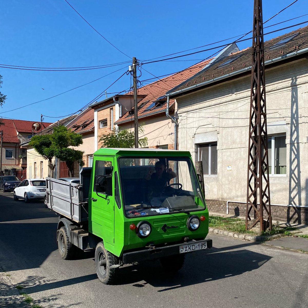 DeadCarWalking's tweet photo. Multifunctional

Multicar M25 (1989) spotted in Budapest.
#Multicar #DDR 
@GeorgeCochrane1 @addict_car https://t.co/FhGMtgLaNE