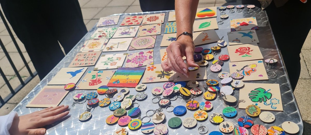 BishopBurton's tweet photo. Our Foundation students nailed their Enterprise Project! π
Their stall items included campus-themed greeting cards, delicious treats, and crafts!
The result? They raised an impressive Β£141.50 for @CR_UK πποΈ
#FoundationStudents #EnterpriseProject #FundraisingForCharity https://t.co/VbOCyPRIFm