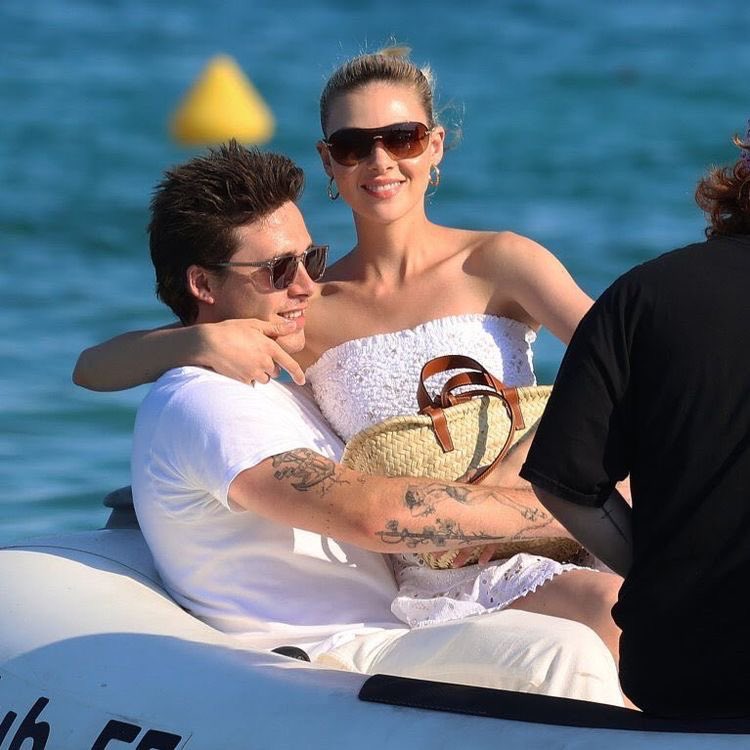 Victoria and David Beckham / Nicola and Brooklyn Beckham.