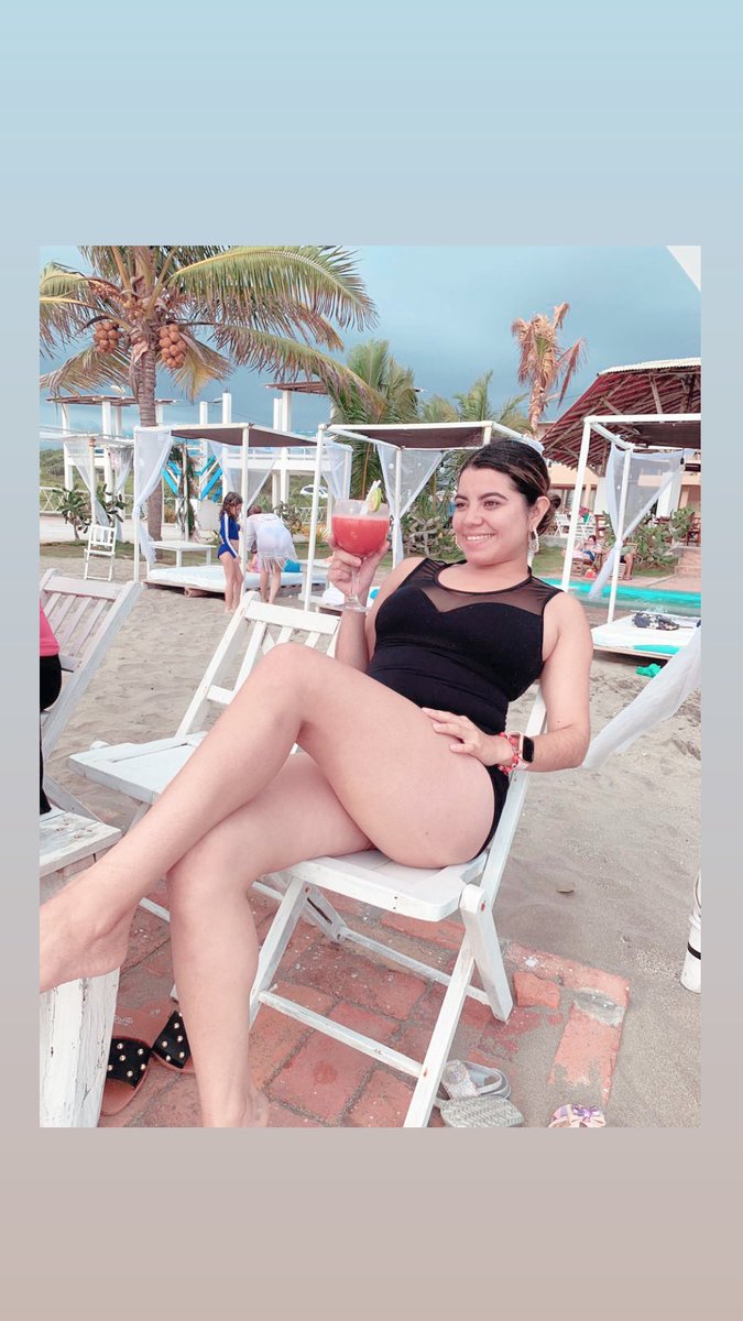 nathy_mero12's tweet photo. Playa 🏝️ #relaxing #Only18 #like #coktel https://t.co/njRnHU6v9q