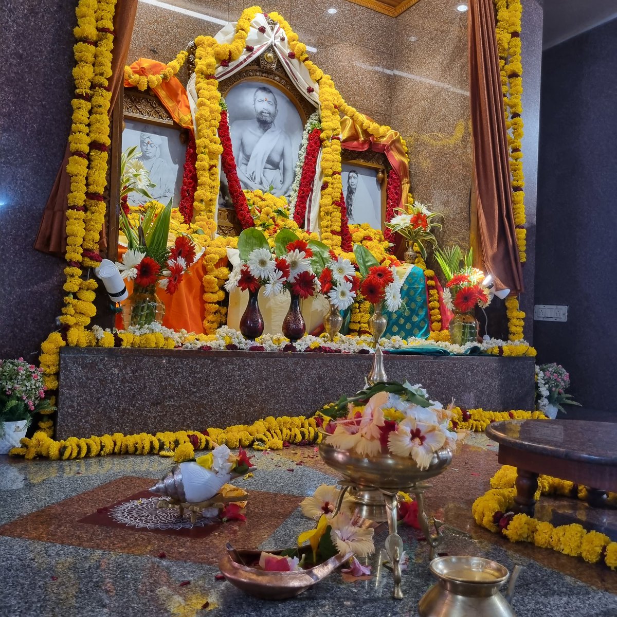 RKMathKeesara's tweet photo. Guru Purnima 2023 celebrations 🪷 https://t.co/GEy9QDSJl7