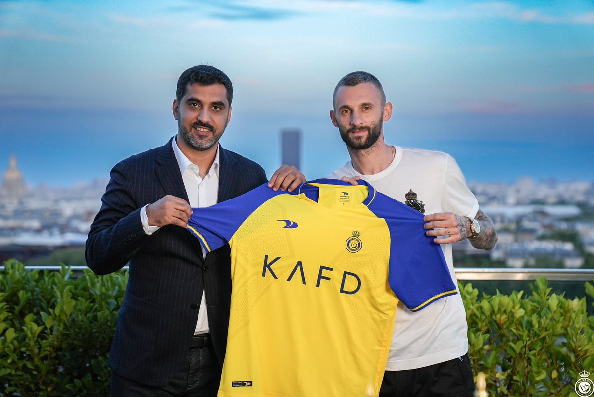 AlNassrFC_EN's tweet photo. #AlNassr has officially signed with the Croatian Star Marcelo Brozović ✍️

We wish him good luck with our stars 💛
#BrozovićIsYellow 🤩 https://t.co/rWf0vNEcHt