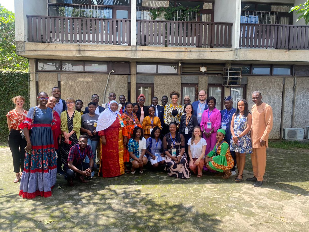 US Ambassador <a href="/USEmbAbidjan/">U.S. Embassy Abidjan</a>'s visit on Friday closed out an intense week of learning about randomized experiments at the <a href="/cerapabidjan/">Centre de Recherche et d'Action pour la Paix</a> Learning Days Workshop. She led a discussion on the learning needs of US policymakers on addressing the risk of conflict in Coastal West Africa.