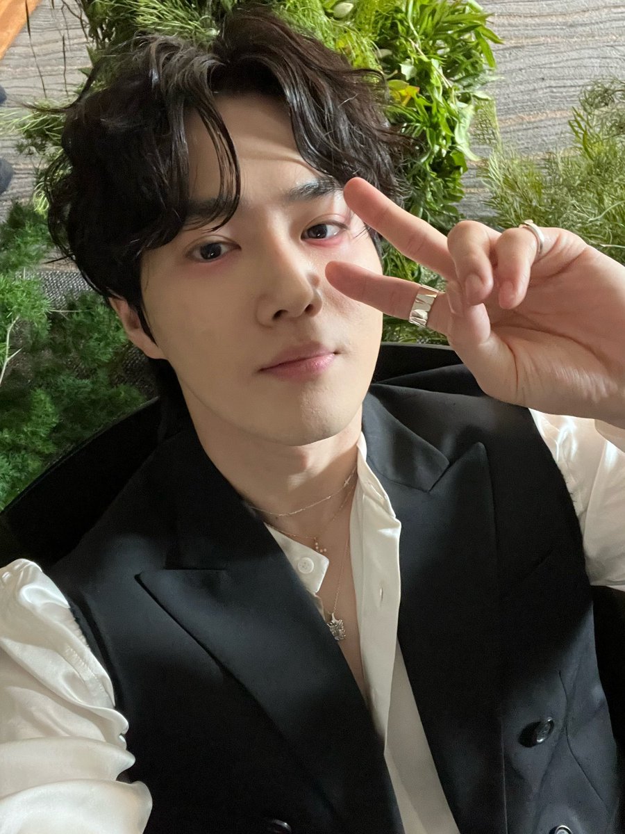 kimjuncutton's tweet photo. 하 오늘도 긴하루였다..
나으 스케줄은 언제끝이나는가
오늘 오랜만에 엑소엘이랑 사녹해따
넘좋아따
뱀파이어다~~
크크
다음주면 엑소엘이랑 사녹한다 또~
재밌겠당
활동하면 더 자주 올게용
손가락에도 힘이 없어서..
흐규
엑소엘은 나의 자부심!
준면이는 엑소엘의 자부심!
아쟈ㅑㅑㅑ 할수있다!! https://t.co/UJaUXAvahW