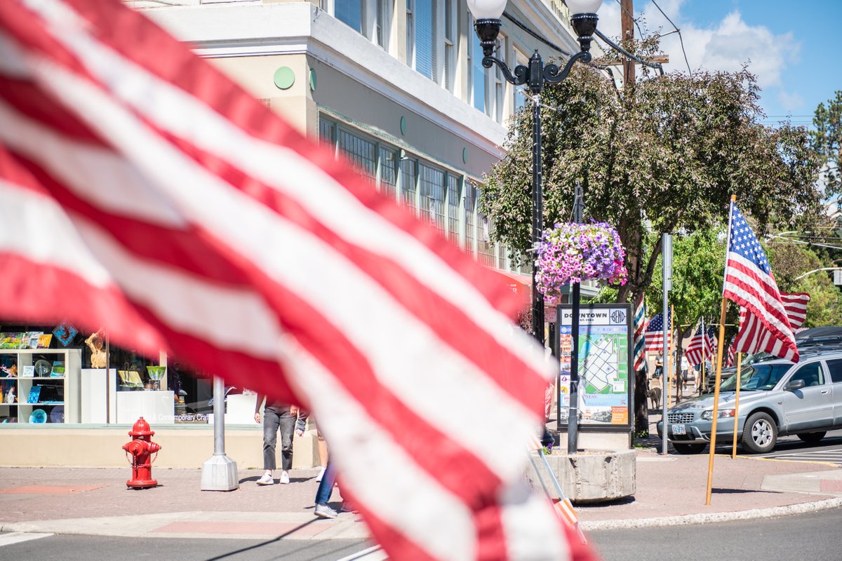 DowntownBend's tweet image. Nothing like the 4th of July in Downtown Bend! Have a safe, long weekend!

#inbend #downtownbend #4thofjuly 

Pic Cred: @themigueledwards