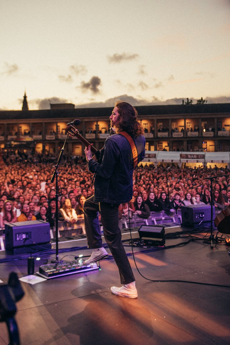 Hozier tweet picture