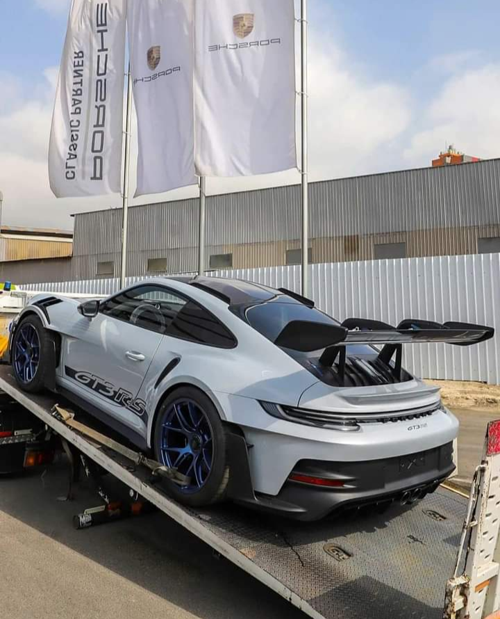 Oscarol95842891's tweet image. #Porsche 👀🏁