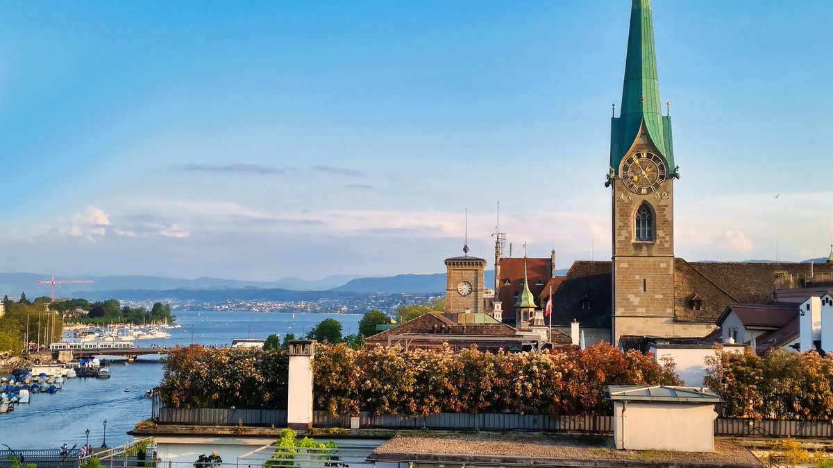 wander_ways_'s tweet photo. 🌟 Unveiling the Beauty of Fraumünster 🌹

📸 Get ready to be captivated by the mesmerizing Fraumünster, a symbol of beauty and history in Zurich. Explore the secrets hidden within its walls and let your imagination soar. ✨🏰 https://t.co/CbLNRTFiaY