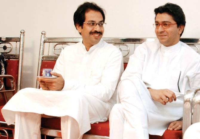 parshum5's tweet photo. तेल लावत गेले सगळे राजकारण ..
@uddhavthackeray  साहेब @RajThackeray  साहेब आपणास विनंती आहे आपण महाराष्ट्राच्या अस्मितेसाठी एकत्र या.. 
मग कोणाची हिम्मत नाही #महाराष्ट्राला फोडायची.
तय्यार करा शिव-मन  सेना आणि होऊन जाऊदे.
@abpmajhatv
@JaiMaharashtraN @TV9Marathi @ThaneKalyanDAB https://t.co/CEVNxo9Jop