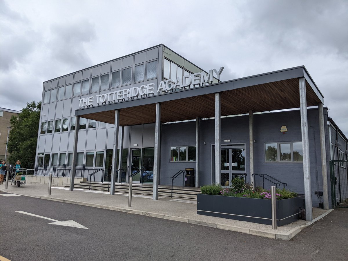 ...and going to visit other UL schools! 

Thanks to <a href="/totteridgeacad/">The Totteridge Academy</a> for hosting the Teach First Ambassador Gathering and for <a href="/PaddingtonAcad/">Paddington Academy</a> science department welcoming me today! 

Great to collaborate with colleagues all around the country!