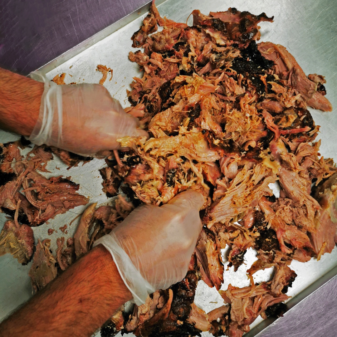 Whether you prefer your pulled pork sandwiched between fluffy buns or piled high on a platter, we've got you covered. Our Carolina Sauce adds a tangy, slightly sweet kick that'll make your taste buds dance with joy! 💃