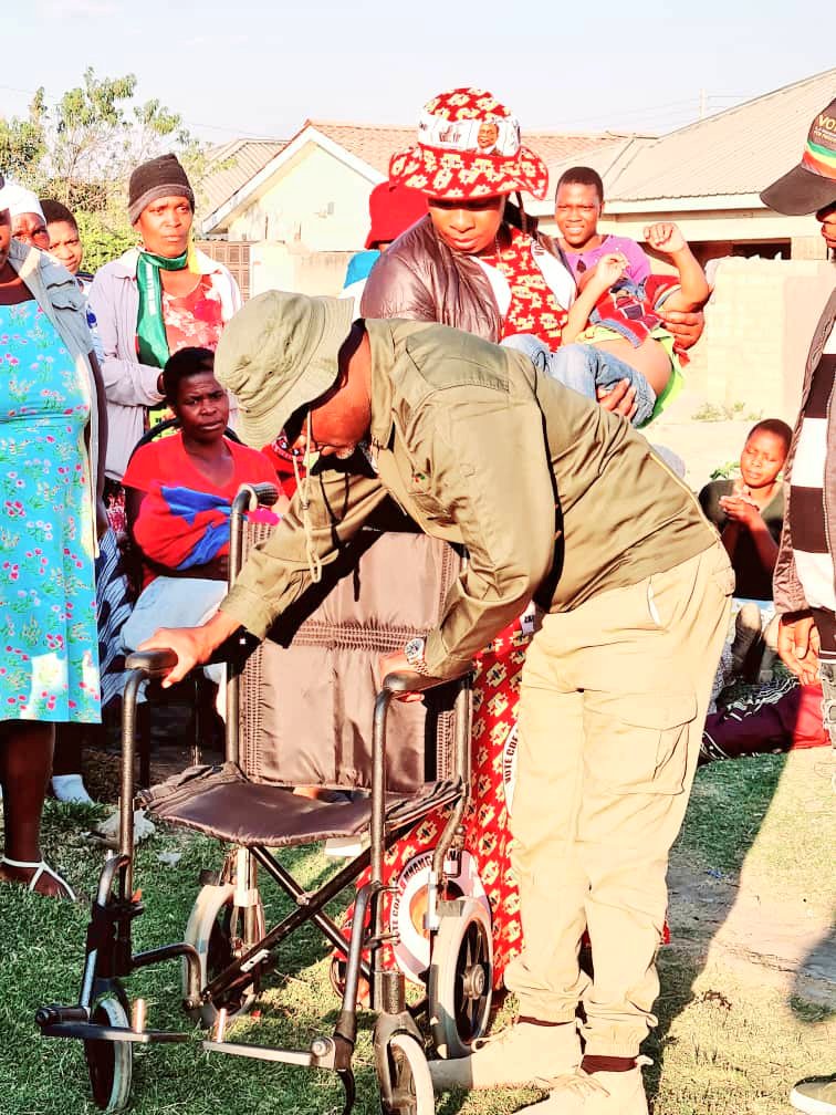 KudaMkono's tweet photo. 1/5 Yesterday, 02 July 2023. Councilor elect for Ward 23 Cde @ChitembwePardon under the pragmatic leadership of Honorable Spencer Machangara(MP), he stretched a helping hand in the form of a wheelchair♿️ to a minor that is living with a disability in his respective Ward 23. https://t.co/FLfubZW41k