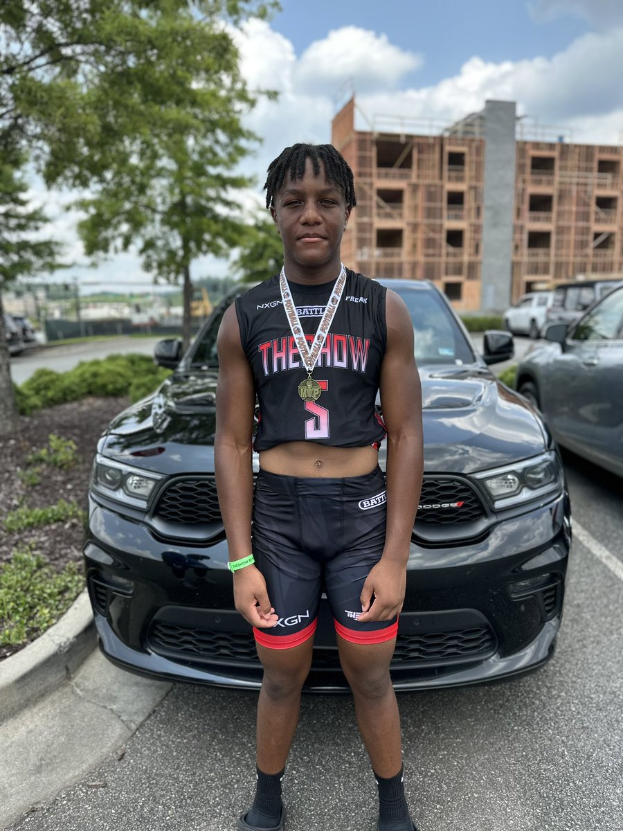 JaydenBradford_'s tweet photo. Had a great time at @TheSHOWByNXGN! Year 2 was a success! Back to the grind! @twftraining  @ncsa @Rivals #backtowork #trenchking #trenchwarfare #trainingcontinues #highschoolfootball https://t.co/dUwS5qvU21