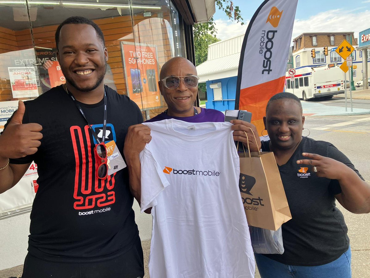 itsallpossible6's tweet photo. It's showtime in #Philly @MeekMill @Phillmychini @boostmobile #redwhiteandboost @BoostKelly @tonywagner29 https://t.co/1sdzhNV8Do